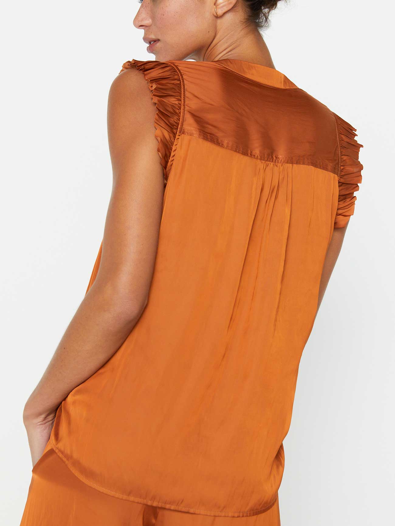 The Romare Sleeveless Popover